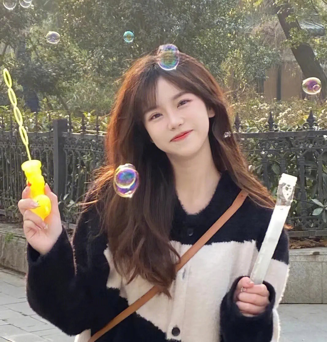 千金的双重身份